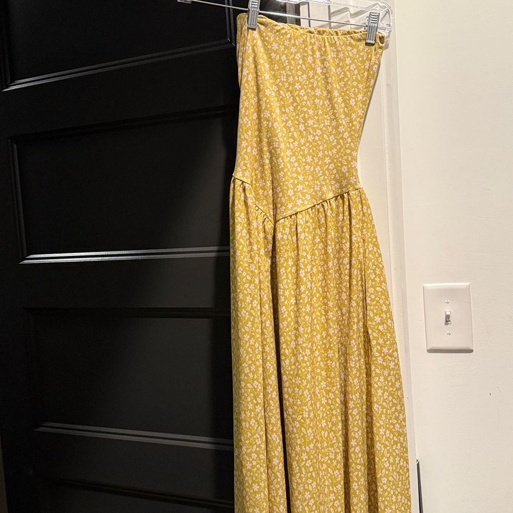 RESA Yellow Floral Maxi Dress - Picture 3 of 6